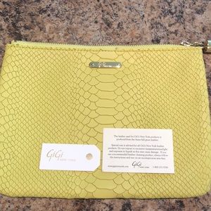 GiGi New York clutch